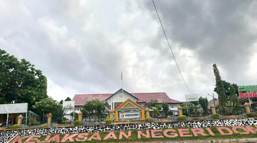 Pertanyakan Laporan Dugaan Korupsi, Warga Pangalasiang Datangi Kejari Donggala