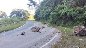 Menteri PU Kerahkan Alat Berat Tangani Longsoran Pasca Gempa NTT