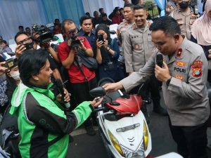 Polda Metro Jaya Kembalikan Puluhan Kendaraan Hasil Curanmor ke Pemilik Sah 10 Polda Metro Jaya Kembalikan Puluhan Kendaraan Hasil Curanmor ke Pemilik Sah