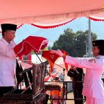 Di Tengah Penanganan Gempa, Menteri Dody Pimpin Upacara HUT ke-81 Kemerdekaan RI di Ende