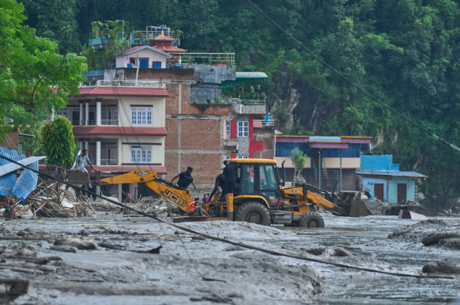 590 WNA Dilaporkan Hilang Akibat Banjir Bandang Nepal