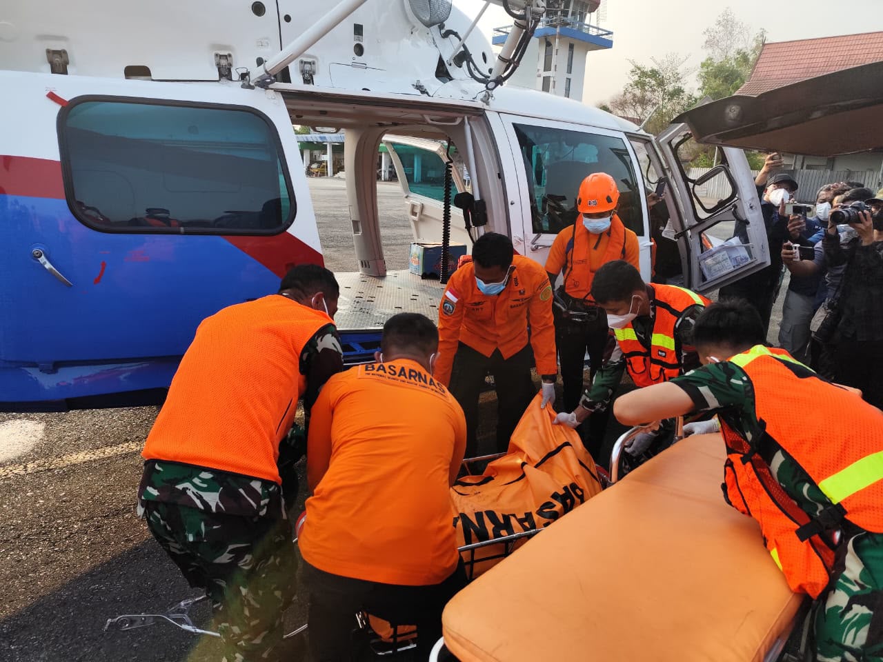 DVI Polri Identifikasi 9 Jenazah Korban KM Virgo Transport 8 1 DVI Polri