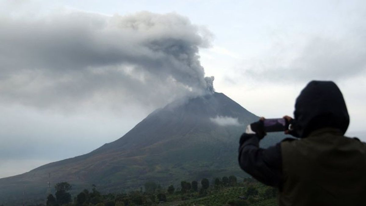 Gunung Sinabung Siaga, BNPB: Warga di Karo Diharapkan Segera Mengungsi