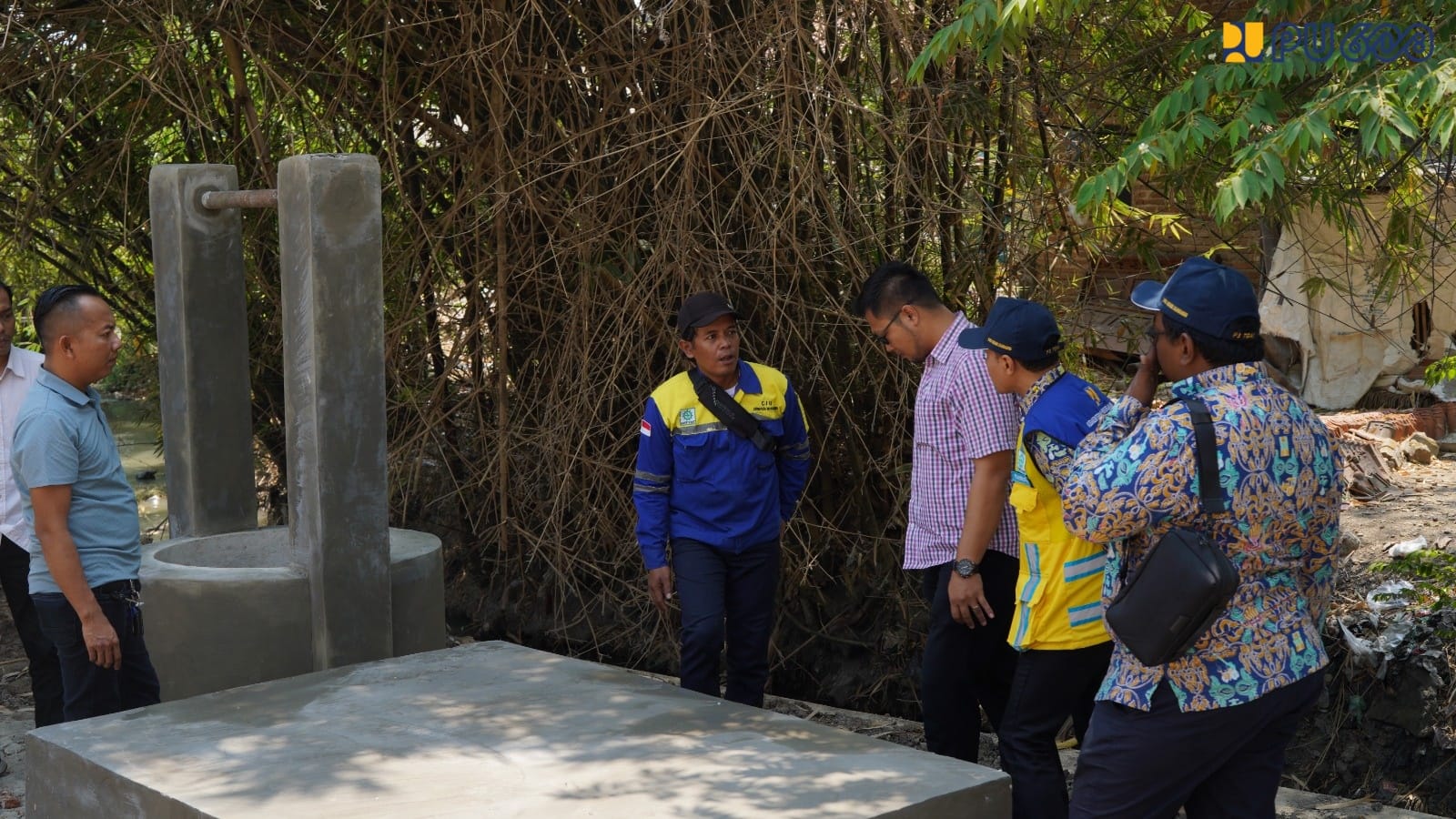 Atasi Keterbatasan Air Bersih Akibat Kemarau, Kementerian PU Bangun Sumur Bor Dangkal di Desa Slangit Cirebon 9 Atasi Keterbatasan Air Bersih Akibat Kemarau, Kementerian PU Bangun Sumur Bor Dangkal di Desa Slangit Cirebon
