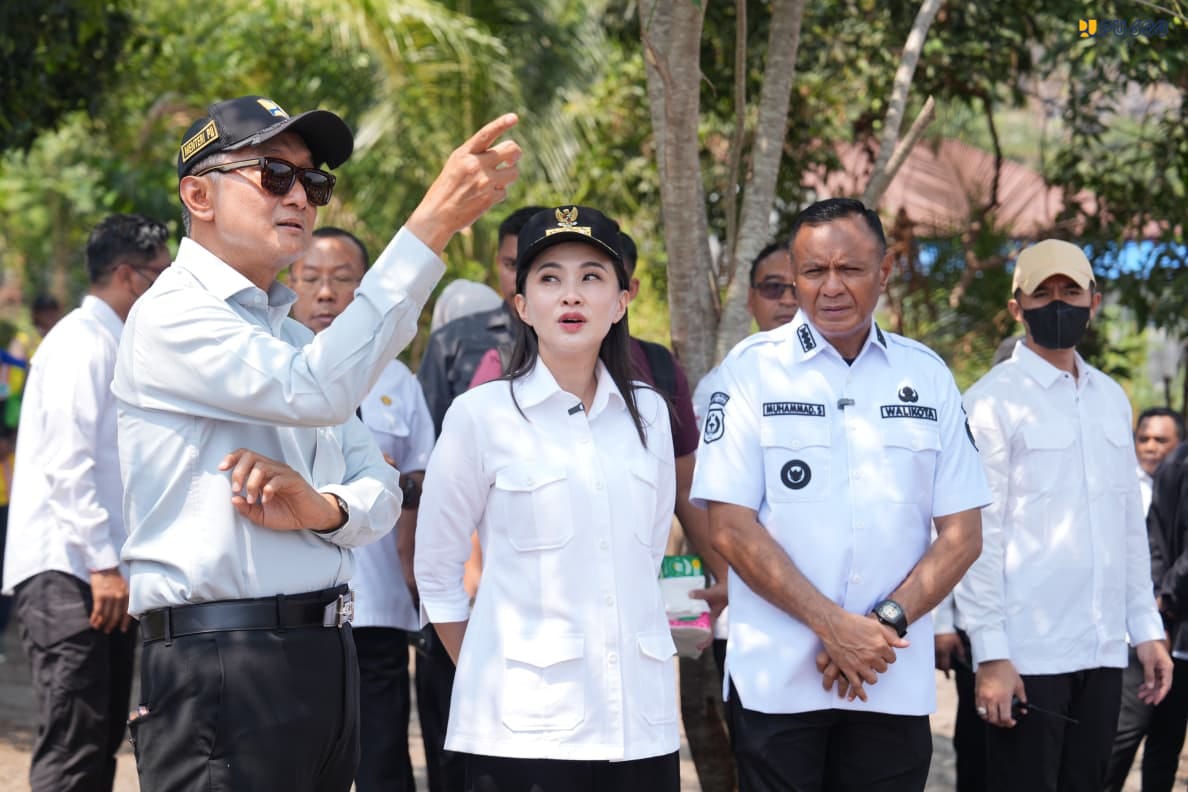 Menteri Dody Siapkan Sumur Bor untuk Pemenuhan Air Bersih di Tidore Kepulauan 10 Menteri Dody Siapkan Sumur Bor untuk Pemenuhan Air Bersih di Tidore Kepulauan