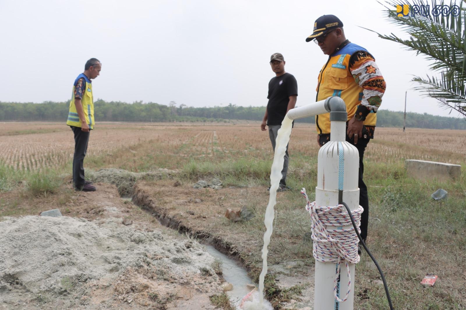 Kementerian PU Bangun 10 Sumur Bor Sebagai Sumber Air Bagi 150 Hektare Lahan Pertanian di Lampung 3 Kementerian PU Bangun 10 Sumur Bor Sebagai Sumber Air Bagi 150 Hektare Lahan Pertanian di Lampung