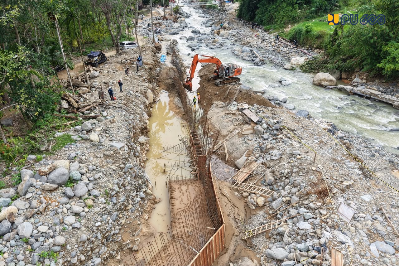 Kementerian PU Tangani Dampak Banjir pada Sejumlah SPAM di Kota Padang, 6.000 SR Kembali Terlayani 4 Kementerian PU Tangani Dampak Banjir pada Sejumlah SPAM di Kota Padang, 6.000 SR Kembali Terlayani