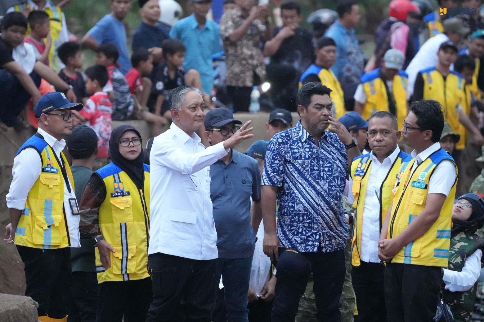 Menteri Dody Susuri 3,5 Km Kali Angke, Instruksikan Normalisasi dan Pelebaran Sungai untuk Kurangi Risiko Banjir 1 69c46be5 780a 473d 8076 f40e5bb2f173