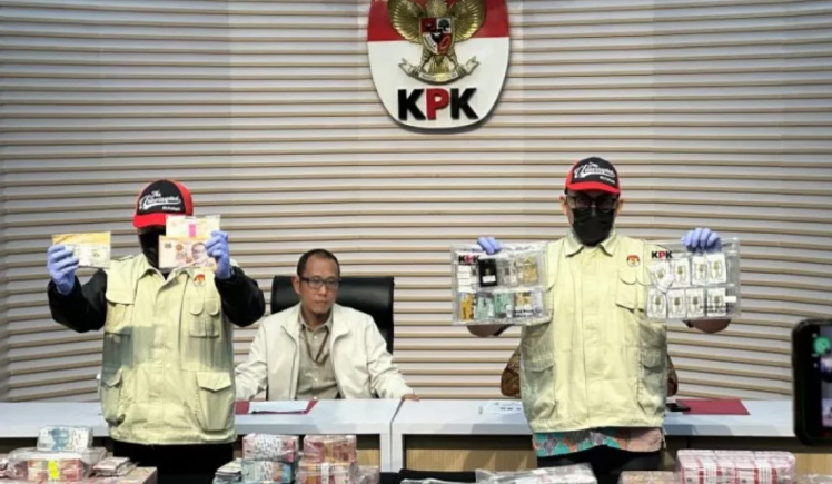 KPK Berkomunikasi dengan TNI Terkait Korupsi Dana BNPB karena Libatkan Tentara Aktif 8 KPK Berkomunikasi dengan TNI Terkait Korupsi Dana BNPB karena Libatkan Tentara Aktif