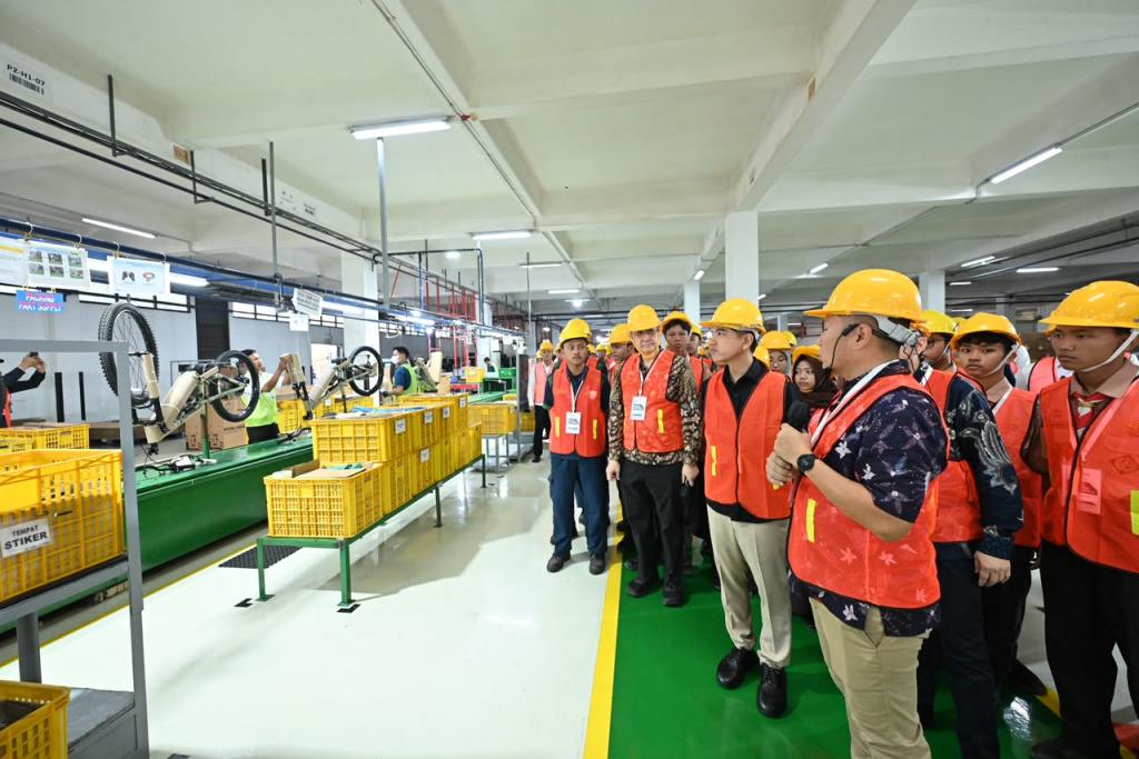 Wapres Dorong Penyelarasan Pendidikan Vokasi dan Kebutuhan Industri untuk Perkuat SDM Muda 9 Wapres Dorong Penyelarasan Pendidikan Vokasi dan Kebutuhan Industri untuk Perkuat SDM Muda