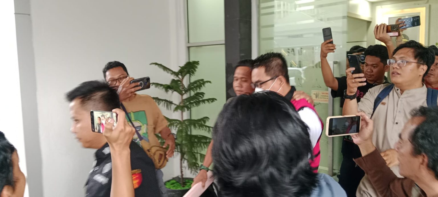 Wali Kota Palembang Buka Suara soal Dugaan Korupsi Pemeliharaan Lampu Jalan 10 Wali Kota Palembang Buka Suara soal Dugaan Korupsi Pemeliharaan Lampu Jalan