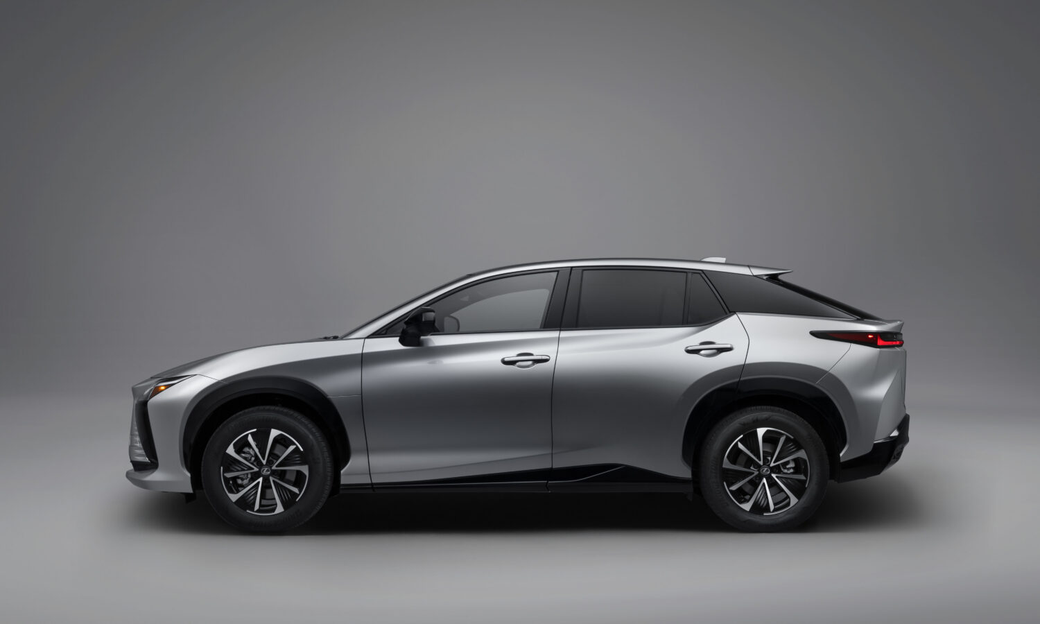 Lexus RZ Model 2027 Resmi Diluncurkan, Tawarkan Jarak Tempuh Hingga 484 Kilometer 11 Lexus RZ Model 2027 Resmi Diluncurkan, Tawarkan Jarak Tempuh Hingga 484 Kilometer