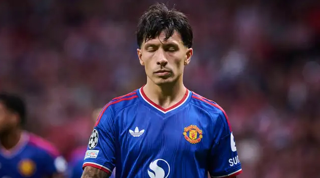 Badai di Old Trafford: Manchester United Memble, Lisandro Martinez Mulai Berontak dan Serang Manajemen! 19 Badai di Old Trafford: Manchester United Memble, Lisandro Martinez Mulai Berontak dan Serang Manajemen!