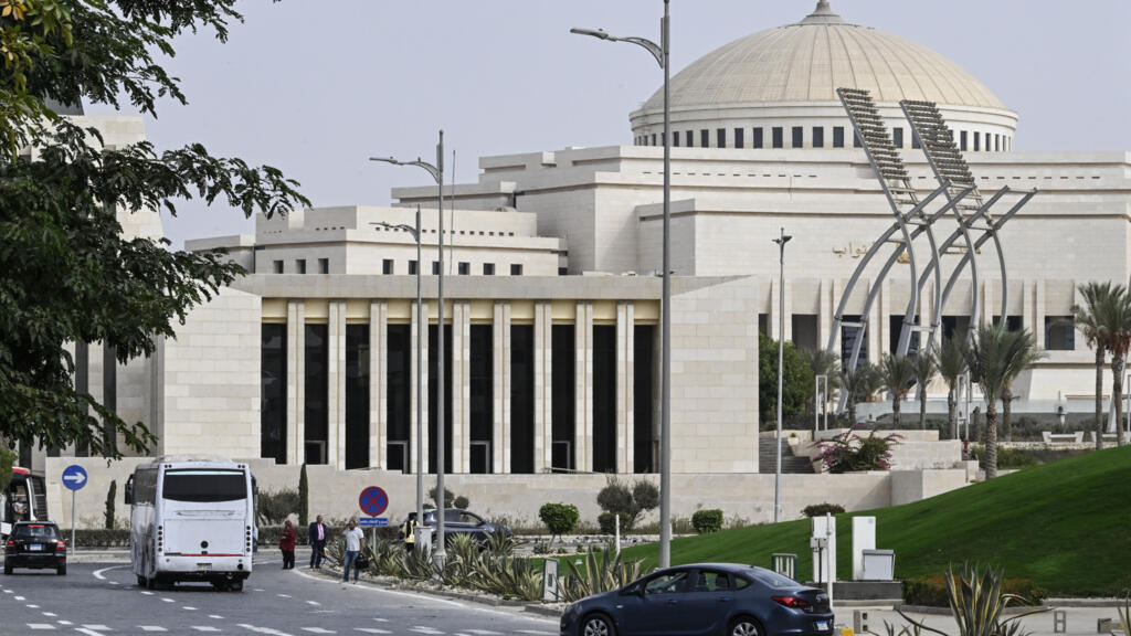 Terusan Suez Terancam, Mesir Turun Tangan Gempur Ancaman Houthi