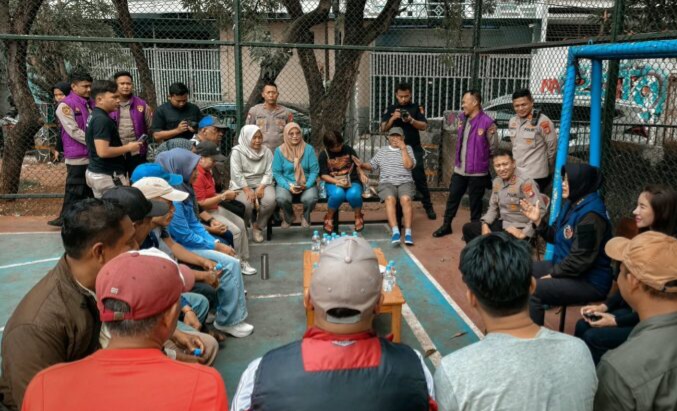 Polda Metro Terapkan One Gate System di Kampung Ambon untuk Cegah Narkoba 4 Polda Metro Terapkan One Gate System di Kampung Ambon untuk Cegah Narkoba