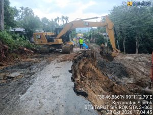 Kementerian PU Tangani Longsor di Ruas Jalan Tarutung–Sipirok, Lalu Lintas Kembali Dapat Dilalui dengan Sistem Buka Tutup