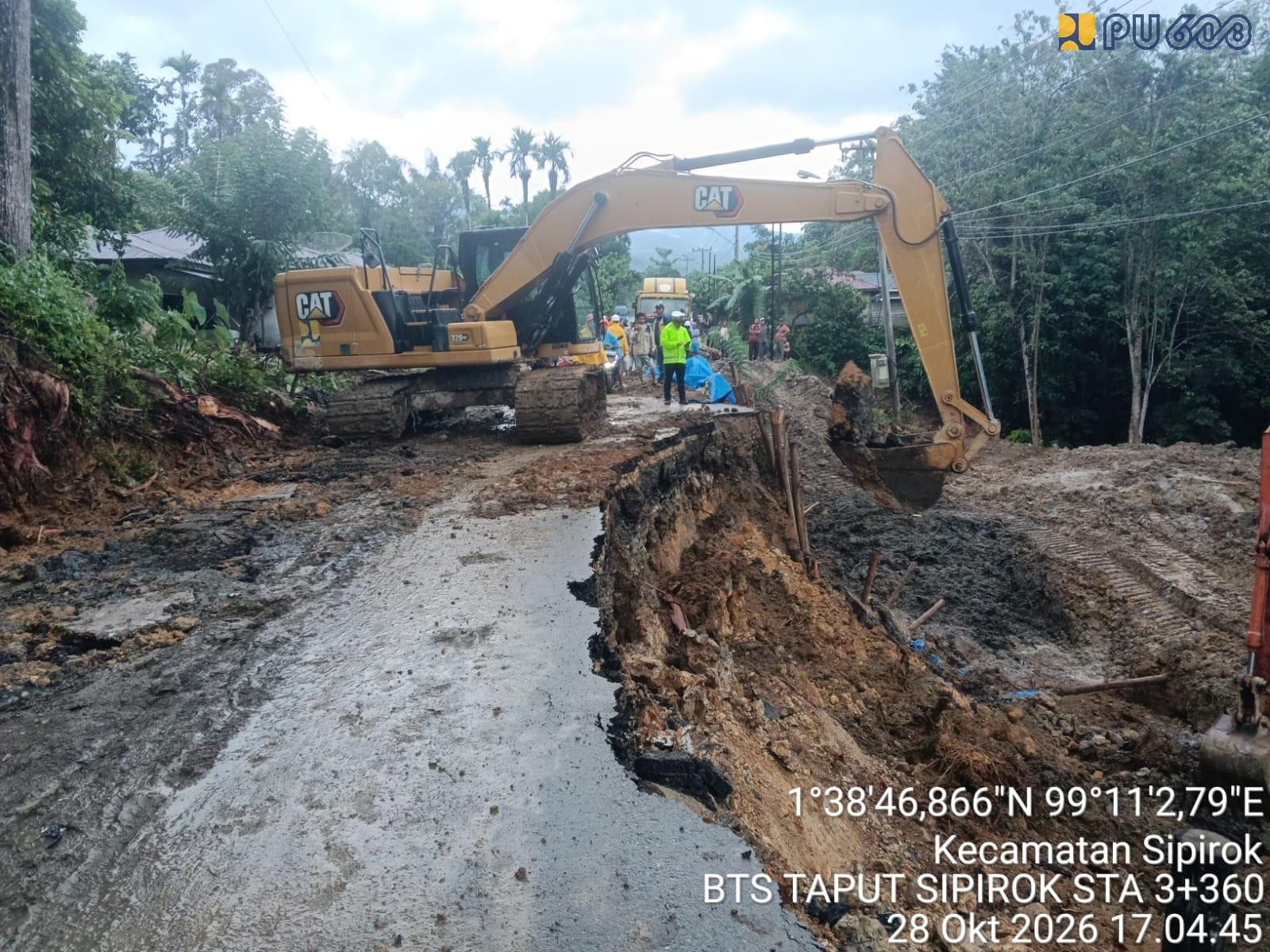 Kementerian PU Tangani Longsor di Ruas Jalan Tarutung–Sipirok, Lalu Lintas Kembali Dapat Dilalui dengan Sistem Buka Tutup