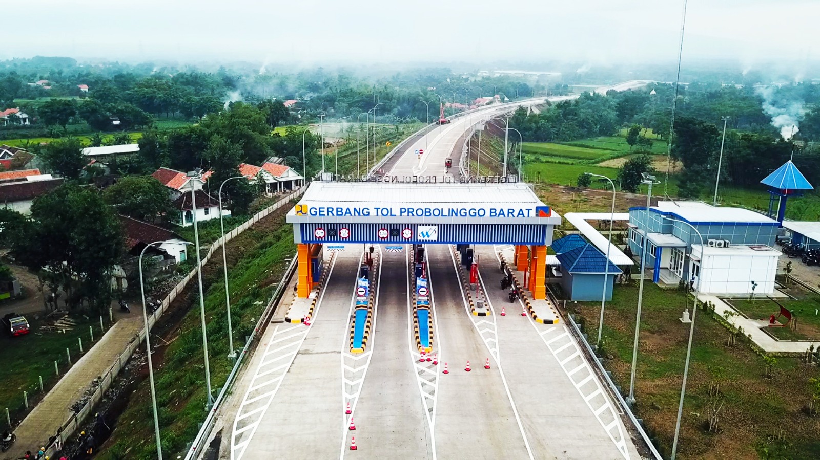 Kementerian PU Perkuat Fungsi Strategis Infrastruktur Konektivitas, 4 Pesawat Tempur Uji Coba Pendaratan di Tol Pasuruan–Probolinggo 2 Kementerian PU Perkuat Fungsi Strategis Infrastruktur Konektivitas, 4 Pesawat Tempur Uji Coba Pendaratan di Tol Pasuruan–Probolinggo
